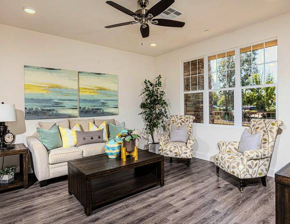 $3,295 / 3br - 1632ft2 - Rango eléctrico, césped residencial, restaurantes incluidos De'Carlos, Ramona Cafe (San Diego)63865933515267122