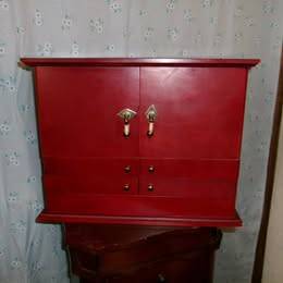 *JEWELRY ARMOIRE by Lori Greiner. excellent condition.* 1