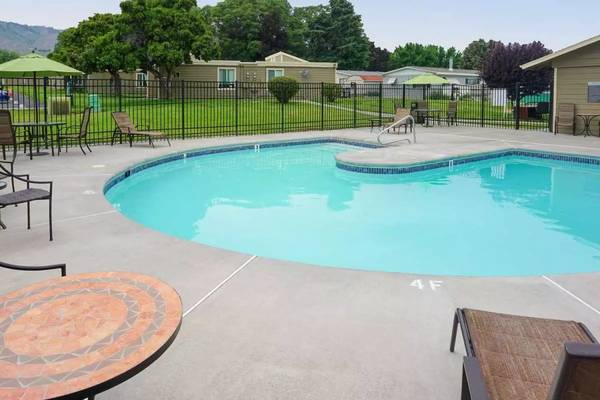 $1,695 / 2br - 675ft2 - Simply breath-taking! Beautifully designed 2 BR/1 BA - just for you (Wenatchee - Wenatchee Valley College)63894342526979123
