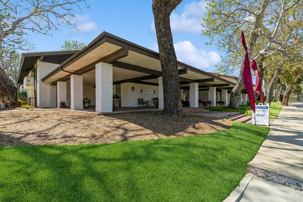 $2,830 / 2br - 988ft2 - Access to Public Transportation, Large Closets, Cable Ready (645 Hampshire Rd, Westlake Village, CA)63668287261697124