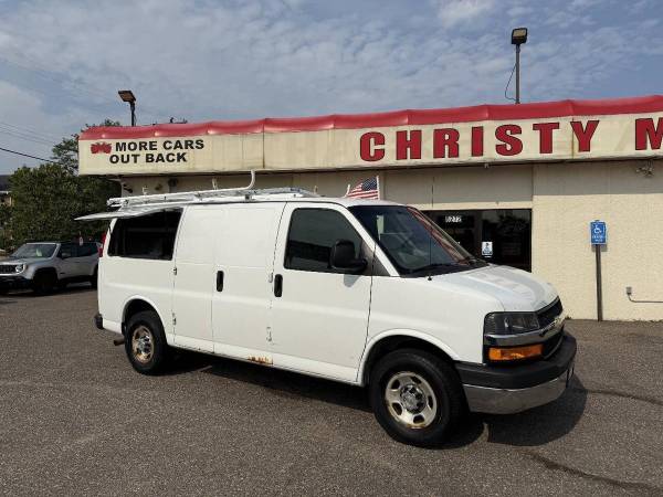 2015 Chevrolet Express 3500 - Photo 3