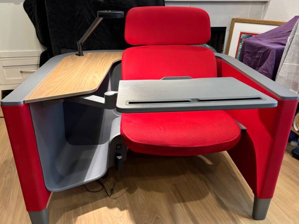 Free Steelcase "Brody" computer workstation 1