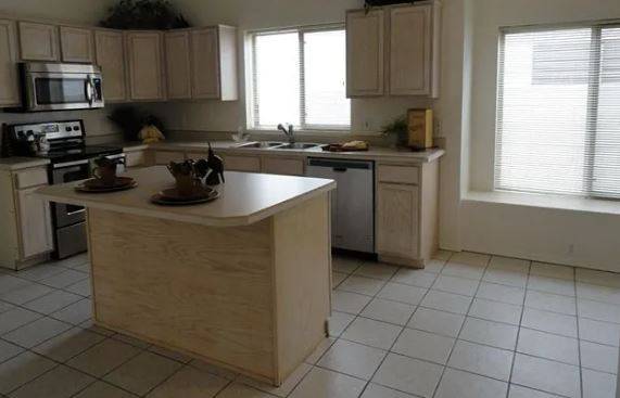 $1,995 / 4br - 1521ft2 - Spacious 4BR/2BA home available on Tucson's desirable NW side! (Tucson)63675065919107123