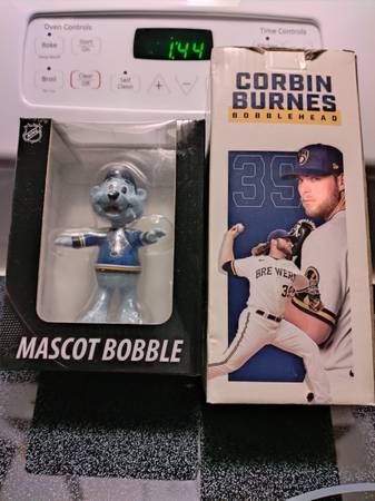 Pair of Bobbleheads New in Boxes 1