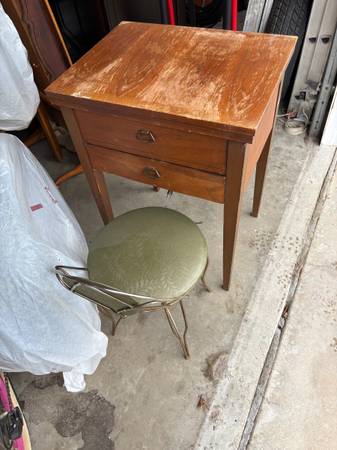 Sewing table, flip up sewing machine and chair. 1