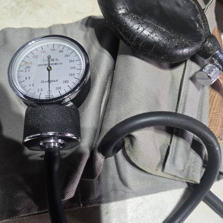 Blood pressure tester, vintage. &***& 1