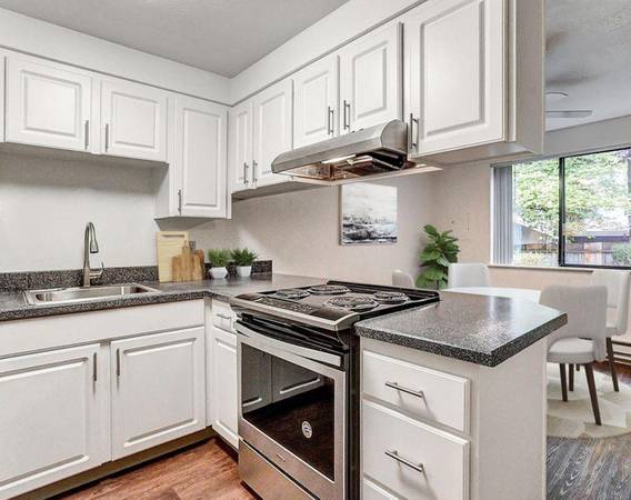 $1,545 / 2br - $500 OFF ur 1ST MO - Garages Available for Rent - 2 Bedroom (Powell Butte)63914740290051122