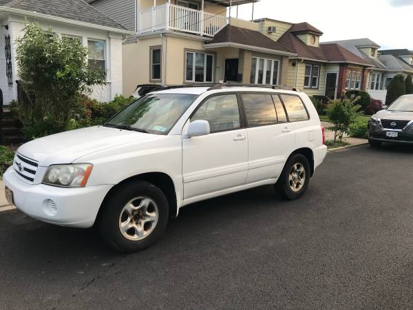 2003 TOYOTA Highlander (¡con motor reconstruido!) - $2,000 (frontera de Nassau Queens)63614369023489120
