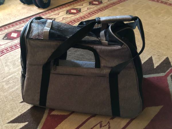 Pet carrier (10)64201324652802120