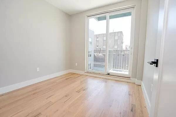 $3,295 / 2br - ✨✨DREAM APT ON BUSHWICK/WILLIAMSBURG BORDER✨✨ LAUNDRY, ROOF + GYM! ✨ (BUSHWICK)63862608800515121