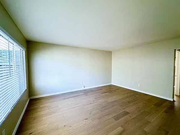 $950 / 2br - 900ft2 - **/**Charming 2 bedroom, 1 bathroom house! (San Diego, CA)64037218180866121