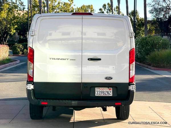 2018 Ford Transit 250 3dr - Photo 6