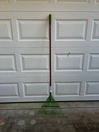 Ames Leaf Metal Rake 1