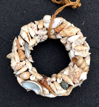 10 Inch Seashell Wreath 1