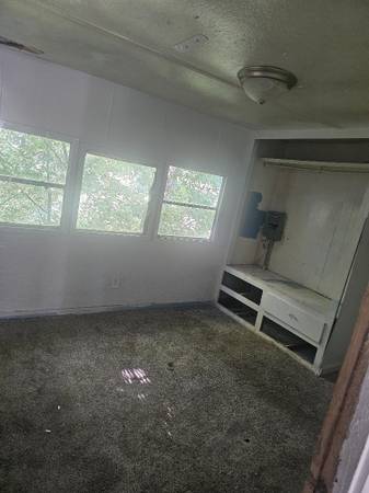 $505 / 2br - Mobile Home Needing Rehab at Lot 2 in Modernaire (Lafayette)63902944216194124