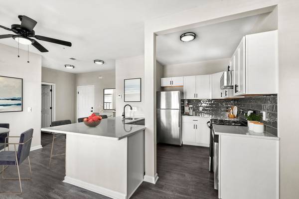 $1,550 / 2br - 868ft2 - ¡CASA DE 2 HABITACIONES Y 2 BAÑOS! Disponible AHORA (Murfreesboro)63680212140545120