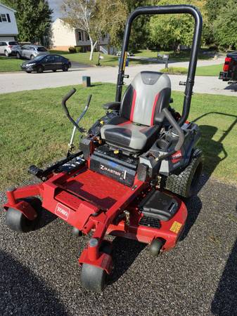 Toro Z Master 2000 Zero Turn Mower (Under 100 hours!) 1