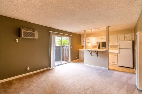 $1,700 / 2br - 903ft2 - 2-bedroom Condo Unit For Rent (Quail Lakes Stockton)63695804037633121
