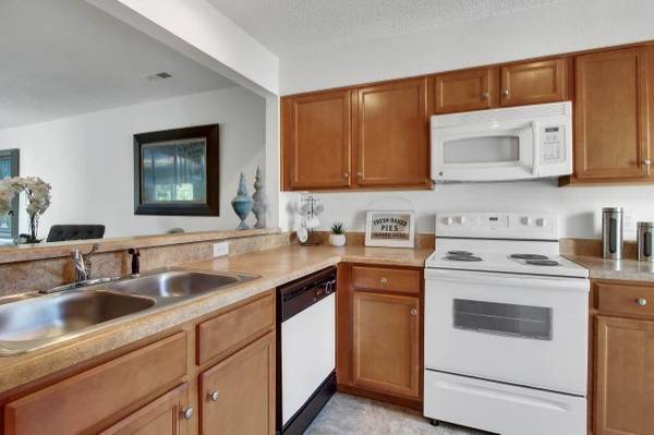 $1,474 / 1br - 900ft2 - Now showing! Gorgeous 900 Sq Ft 1 bed, 1 bath! Wonderful deal! (Richmond)64027112214403124