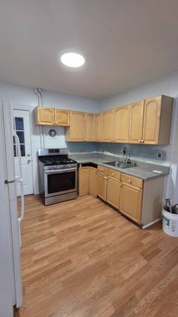 $2,500 / 2br - Flushing 2 Bed/$2500 (Flushing)63816679898755121