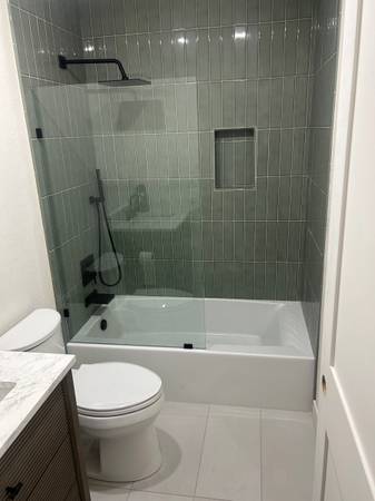 Bathroom, remodeling Service GLASS & WINDOWS & Tile Repair 1