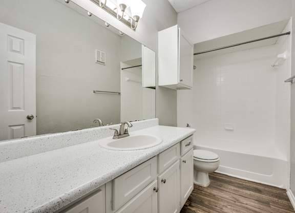 $1,195 / 1br - 748ft2 - Sunrooms & Drybars, Chimenea, 1/BD (1400 Esters Rd, Irving, TX)63867602262785123