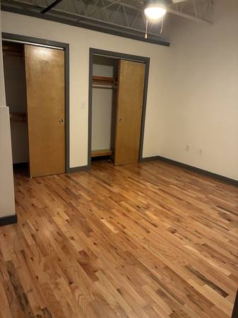 $2,170 / 2br - 1296ft2 - Have your own private rooftop deck in Manchester with HUGE CLOSETS! (Manchester)64027111384321122