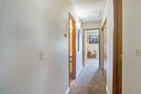 $1,550 / 2br - 1069ft2 - The prime location you've been waiting for! Beautiful 2 bed, 2 bath! (Las Vegas)63907027157507123