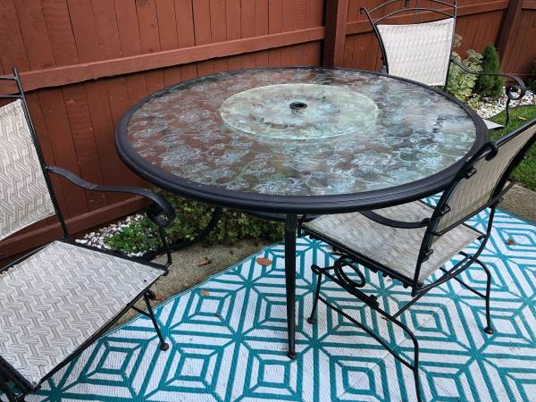 Beautiful patio set 1