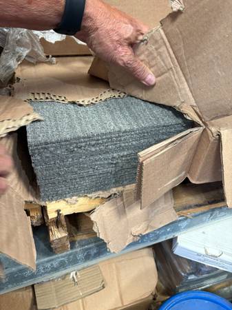 CARPET TILE - PLANK STYLE 1