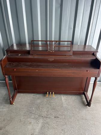 Lester piano 1