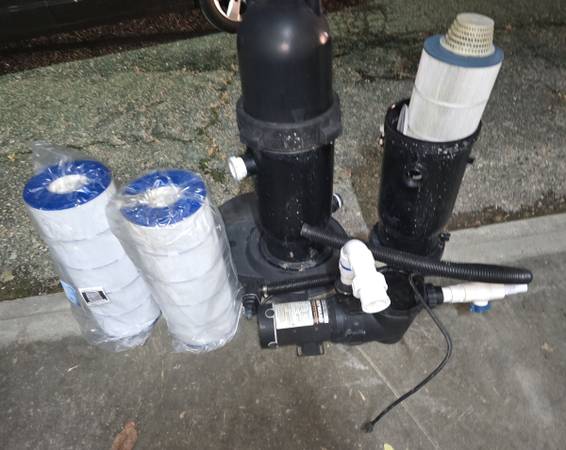 Above Ground Pool Pump Filter Housing and New Filters 1