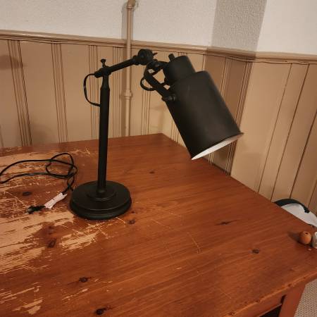 Desk lamp 1