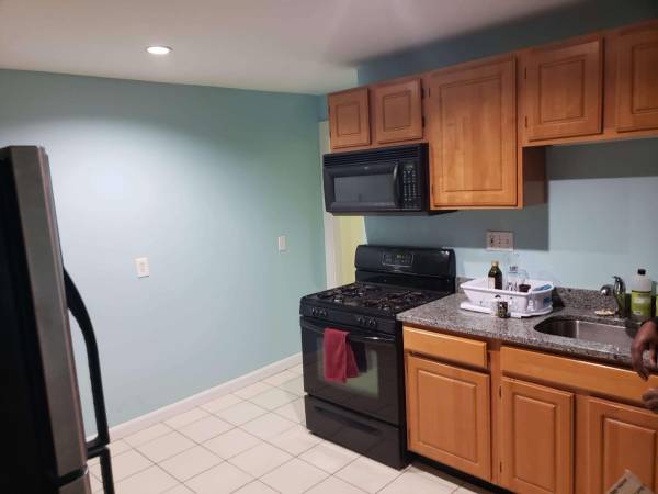 $900 / 3br - ROOM IN DORCHESTER AVAILABLE 11/1 (Dorchester)63951147450499123