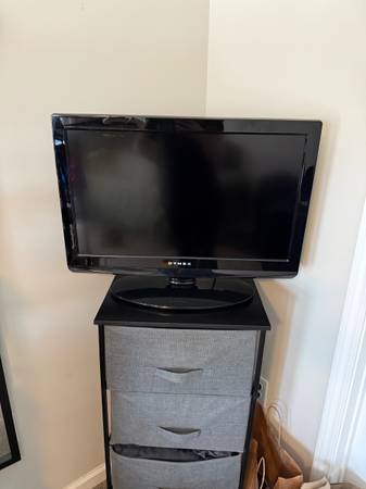 24” TV with DVD player 1