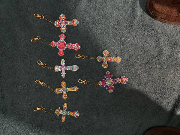 Diamond painting, keychain crosses 1