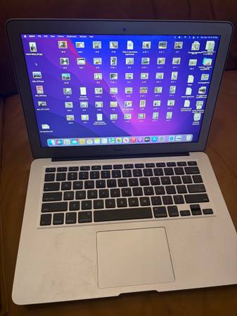 MacBook Air (13-Inch 2017) 1