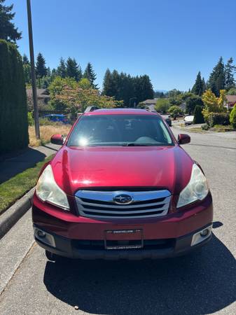 2012 Subaru outback one owner - $4,900 (Lynwood)63654706486659121