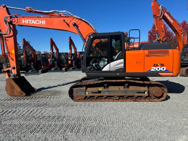 2021 HITACHI ZX200-6 excavator, 1,625 hours, P/G & THUMB