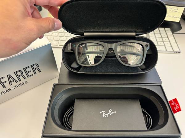 Ray-Ban Wayfarer Smart Glasses RW4002 1