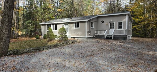 $305,000 / 2br - 1000ft2 - LAKE LIFE YEAR OR  ROUND HOME  CHECK IT OUT (EMERALD LAKE HILLSBORO  NH)64167151585025120