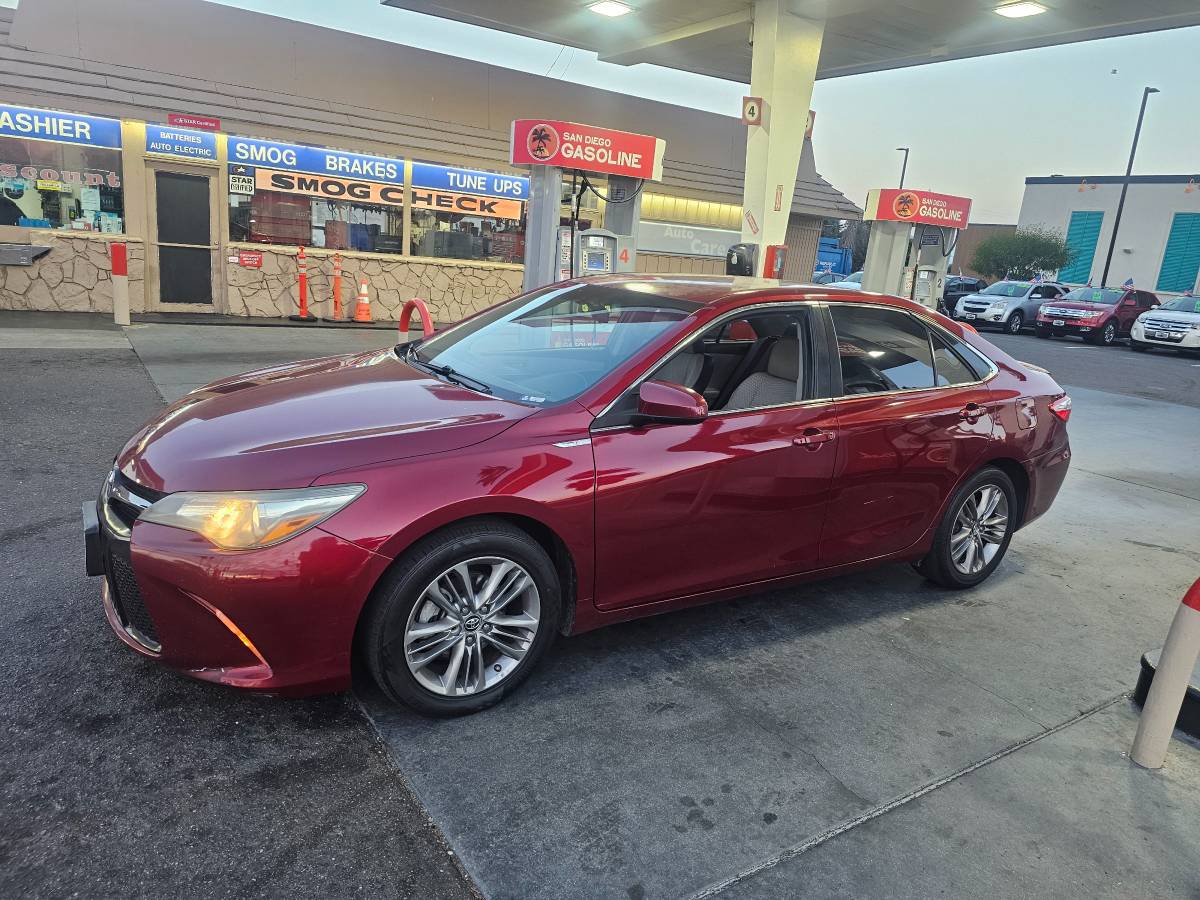 2015 TOYOTA CAMRY SE