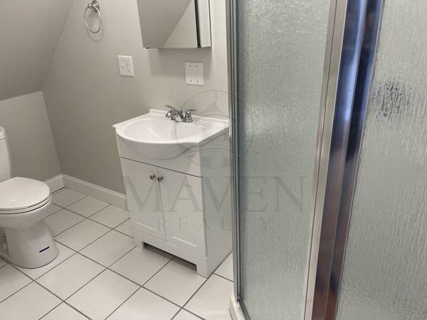 $1,300 / 5br - Habitaciones grandes con baño privado cerca de Tufts University y Davis Sq! (Somerville, Davis Sq, Tufts University)63620479819907123