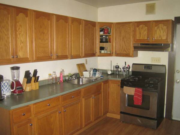 $1,100 Very Large Room w/ Private Bathroom in Huge Victorian Era Home (Poughkeepsie)64035737117441120