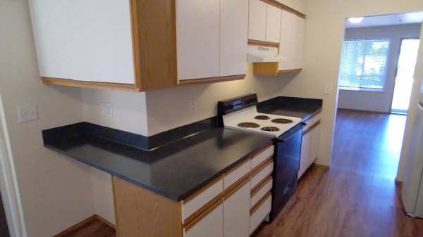 $1,425 / 2br - 800ft2 - Simplicity Meets Comfort: Enter Inside & Relax! (McMinnville)63956644583554122