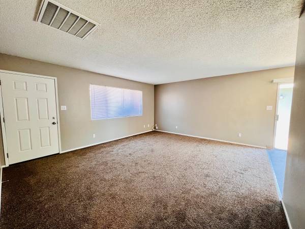 $1,400 / 2br - 850ft2 - 🌟 AVAILABLE NOW – 2 BED / 1 BATH w/ Garage + Yard 🌟 (Visalia)63809864760065123