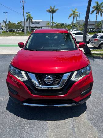 2017 1/2 Nissan Rogue SV Package Bluetooth - $8,500 (Delray Beach)63485704846339122