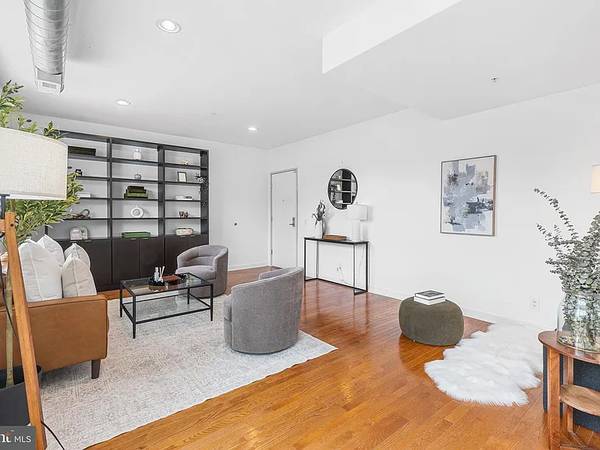 $955 / 2br - 1334ft2 - Spacious Bi-level 2BR/2.5BA Condo in Northern Liberties (Philadelphia)64046033720577122