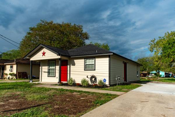 $213,287 Like new home in Sinton! (Sinton)64036539432067121