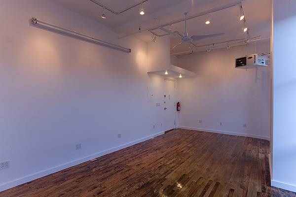 $1,800 / 300ft2 - OFFICE ART MASSAGE ESTHETICS TATTOO STUDIO 2J (Greenpoint Brooklyn)63689899030017123